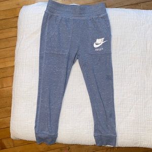 3t Nike sweats with pockets and cuffed ankles